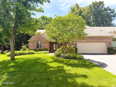8977 Whispering Pne, Sylvania, OH 43560