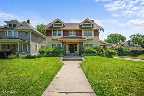 2702 Scottwood Ave, Toledo, OH 43610