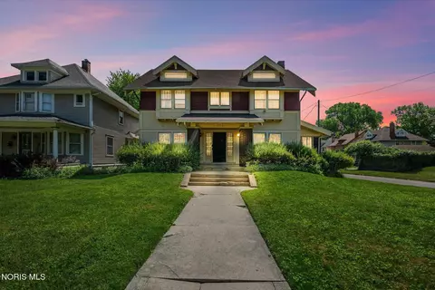 2702 Scottwood Ave, Toledo, OH 43610