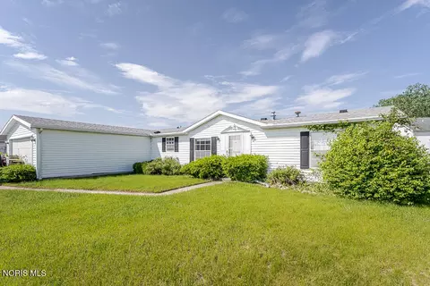 1174 Greystone Pkwy, Toledo, OH 43615