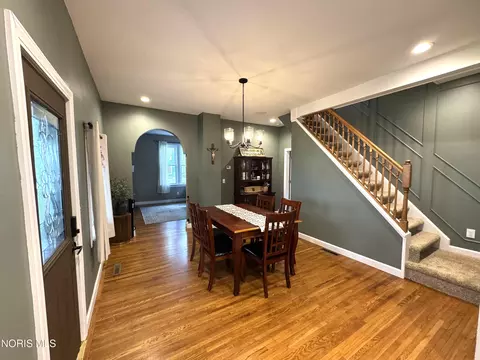 Dining - 205 E Wallace St, Findlay, OH 45840 photo 1 of 1