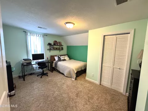 Bedroom - 205 E Wallace St, Findlay, OH 45840 photo 3 of 3
