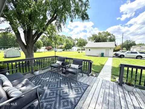 Exterior - 205 E Wallace St, Findlay, OH 45840 photo 5 of 8