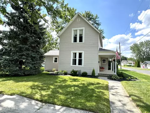 205 E Wallace St, Findlay, OH 45840
