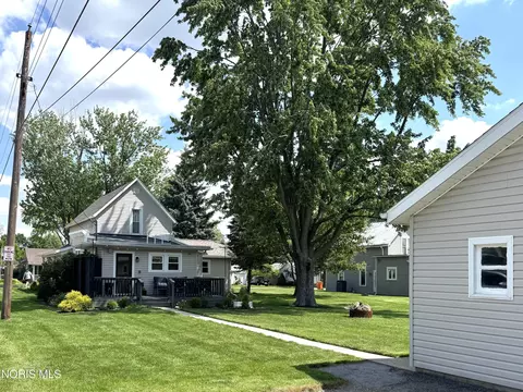 Exterior - 205 E Wallace St, Findlay, OH 45840 photo 8 of 8