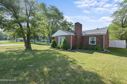 3233 Corydon Dr, Toledo, OH 43613
