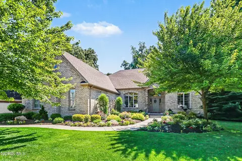 3401 Swan Ridge Ln, Maumee, OH 43537
