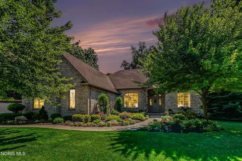 3401 Swan Ridge Ln, Maumee, OH 43537