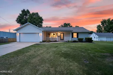 238 Beach St, Northwood, OH 43619