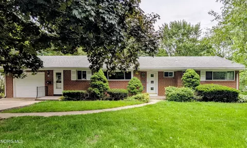 814 N Grove St, Bowling Green, OH 43402