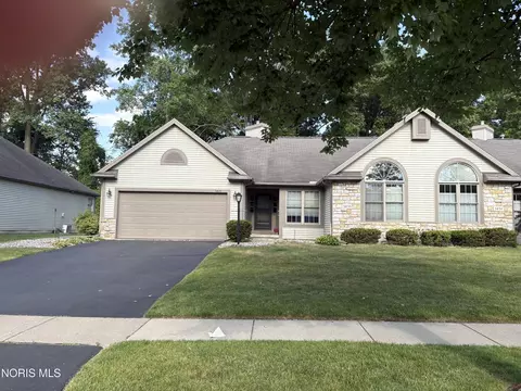 3835 Hampstead Dr, Sylvania, OH 43560