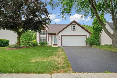 1540 Indian Creek Dr, Perrysburg, OH 43551