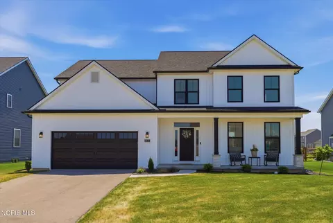 8837 Birchfield Rd, Sylvania, OH 43560