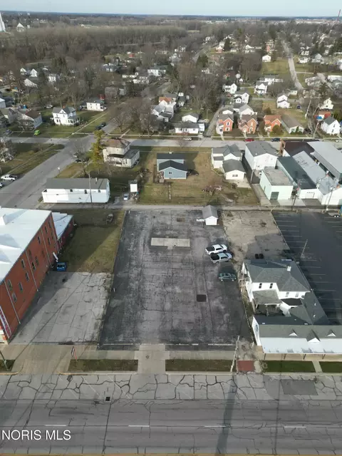 208 E State St, Fremont, OH 43420