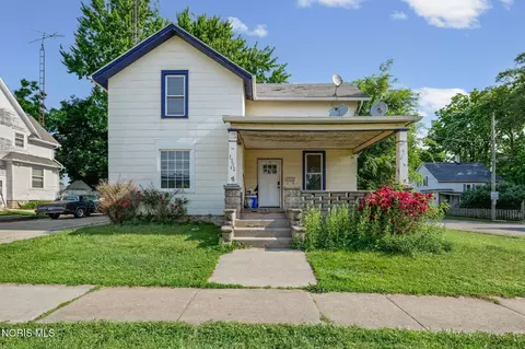1302 Napoleon St, Fremont, OH 43420