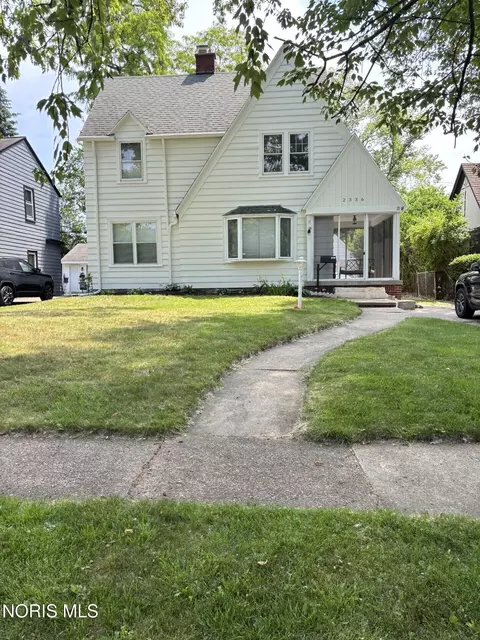 2336 Cheltenham Rd, Toledo, OH 43606