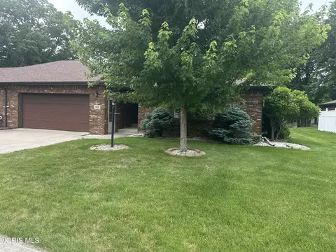 1830 Wood Cree Ct, Defiance, OH 43512