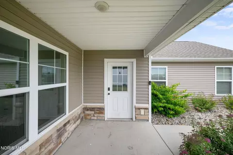 Exterior - 13 Cascade Ln, Delta, OH 43515 photo 3 of 9