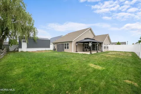 Exterior - 13 Cascade Ln, Delta, OH 43515 photo 7 of 9