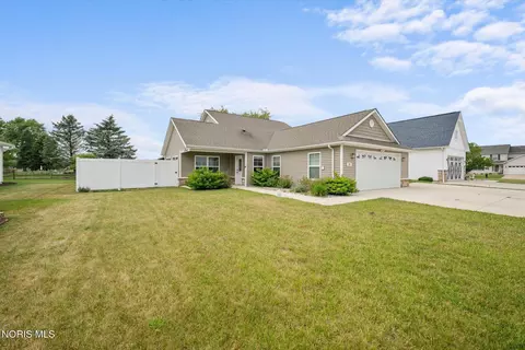 Exterior - 13 Cascade Ln, Delta, OH 43515 photo 2 of 9
