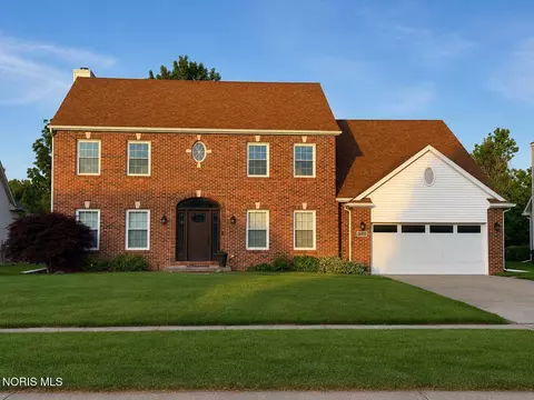 5448 Deercross Ct, Sylvania, OH 43560