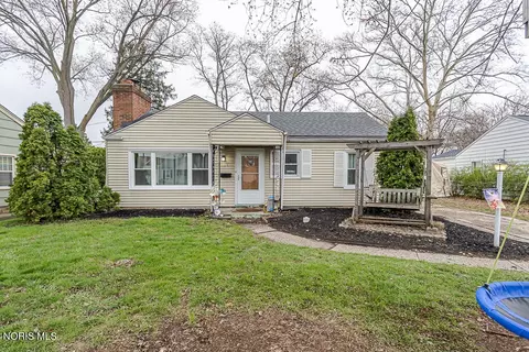 4021 Rohr Dr, Toledo, OH 43613