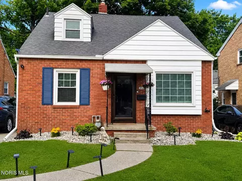 3944 Woodmont Rd, Toledo, OH 43613