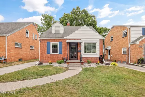 3944 Woodmont Rd, Toledo, OH 43613