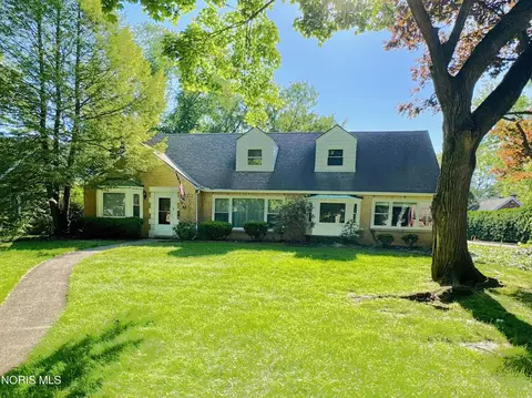 2806 Meadowwood Dr, Toledo, OH 43606
