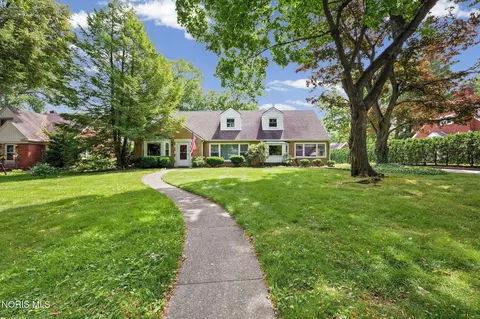 2806 Meadowwood Dr, Toledo, OH 43606
