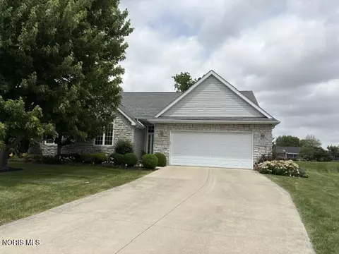 2120 Bluestone Dr, Findlay, OH 45840