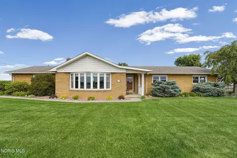 1993 N Genoa Clay Center Rd, Genoa, OH 43430