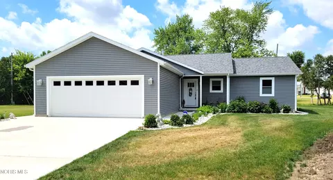 410 N Park Ln, Pioneer, OH 43554
