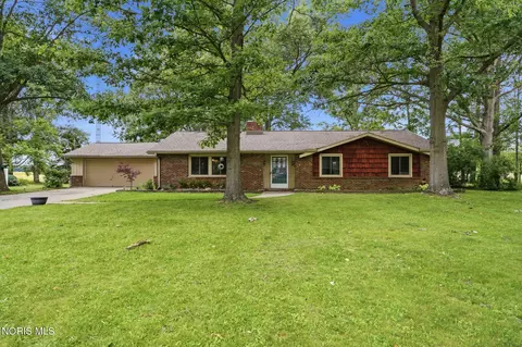 109 Oak Meadows Dr, Bryan, OH 43506