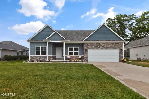 239 Hidden Village Ln, Holland, OH 43528