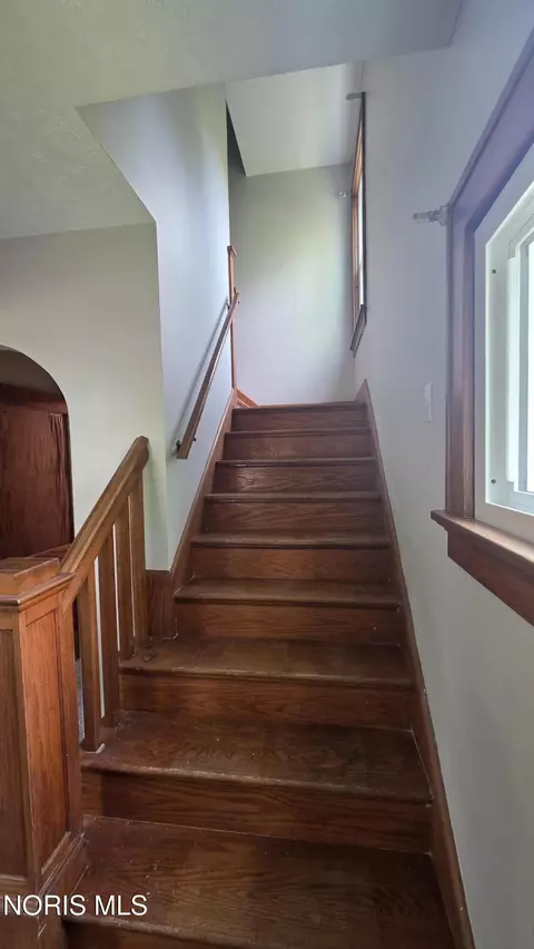 Entry Way - 321 N Cherry St, Bryan, OH 43506 photo 5 of 5