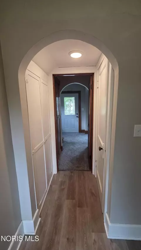 Entry Way - 321 N Cherry St, Bryan, OH 43506 photo 2 of 5