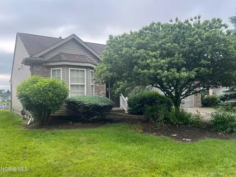 4845 Waterbury Ln, Maumee, OH 43537