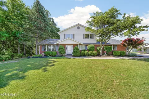 19245 Brillhart Rd, Bowling Green, OH 43402