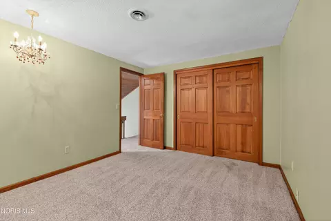 Bedroom - 207 Lakeview Dr, Bryan, OH 43506 photo 5 of 7