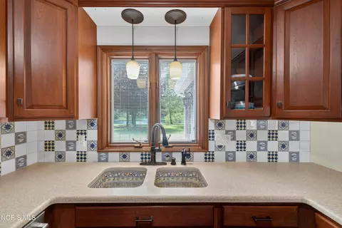 Kitchen - 207 Lakeview Dr, Bryan, OH 43506 photo 2 of 3