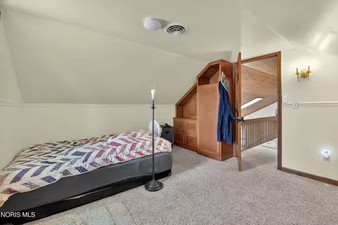 Bedroom - 207 Lakeview Dr, Bryan, OH 43506 photo 7 of 7