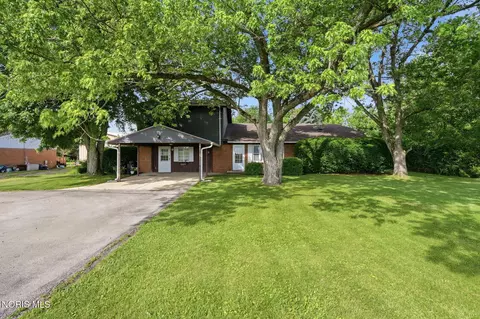 1171 Columbus Ave, Fostoria, OH 44830