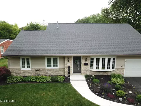 5919 Granville Dr, Sylvania, OH 43560