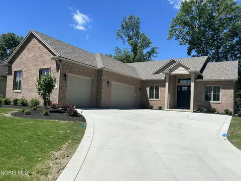 2277 Big Hickory Run, Sylvania, OH 43560