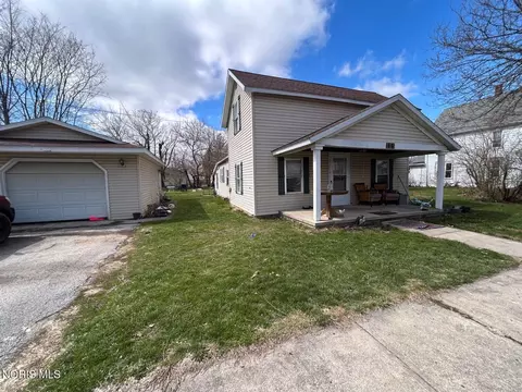 113 N 2nd St, Portage, OH 43451