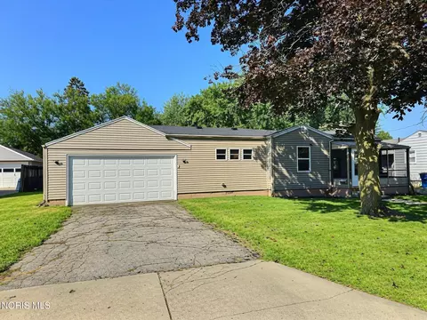 2930 Indianola Dr, Toledo, OH 43614