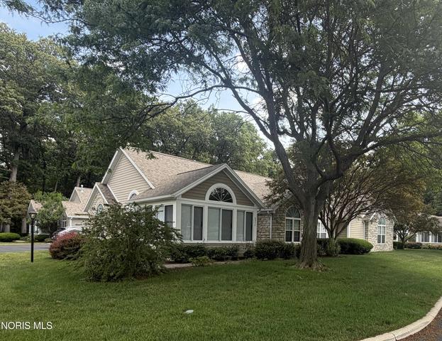 2354 Whispering Pines Dr, Toledo, OH 43617