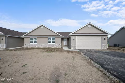 14529 Dexter Falls Rd, Perrysburg, OH 43551
