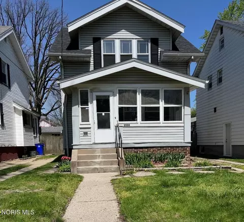 2008 Mansfield Rd, Toledo, OH 43613